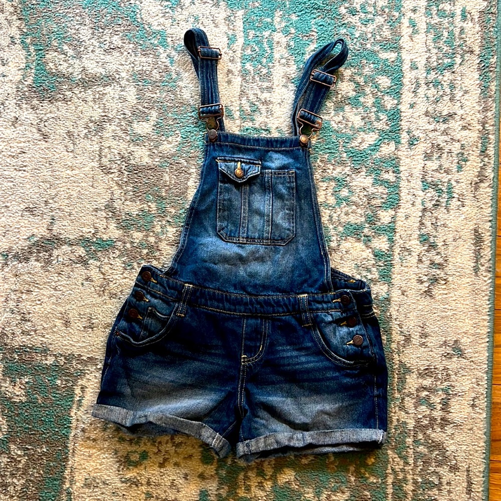 L.e.I brand short jean overalls or jumper